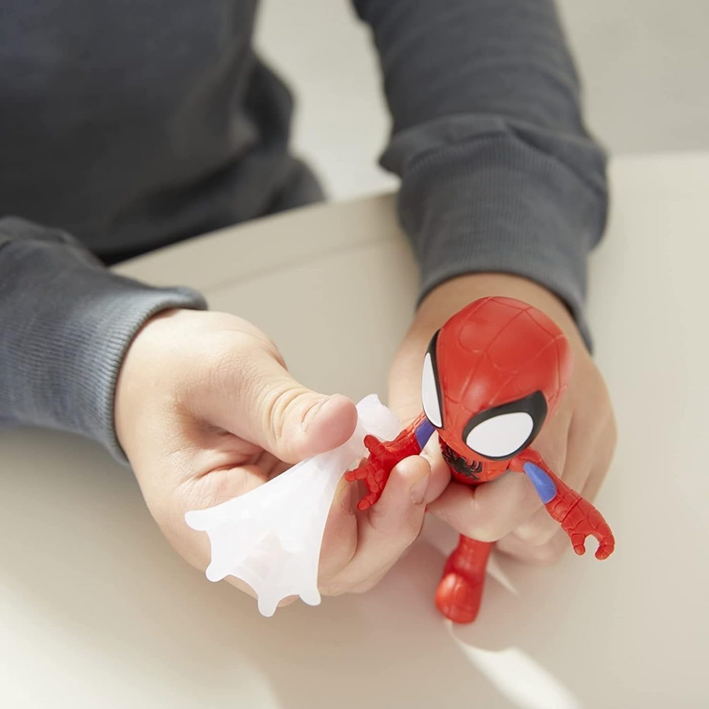 Spidey Hero Figure, 4-Inch Scale Action Figure with Accessory for Kids Ages 3 and Up L631758
