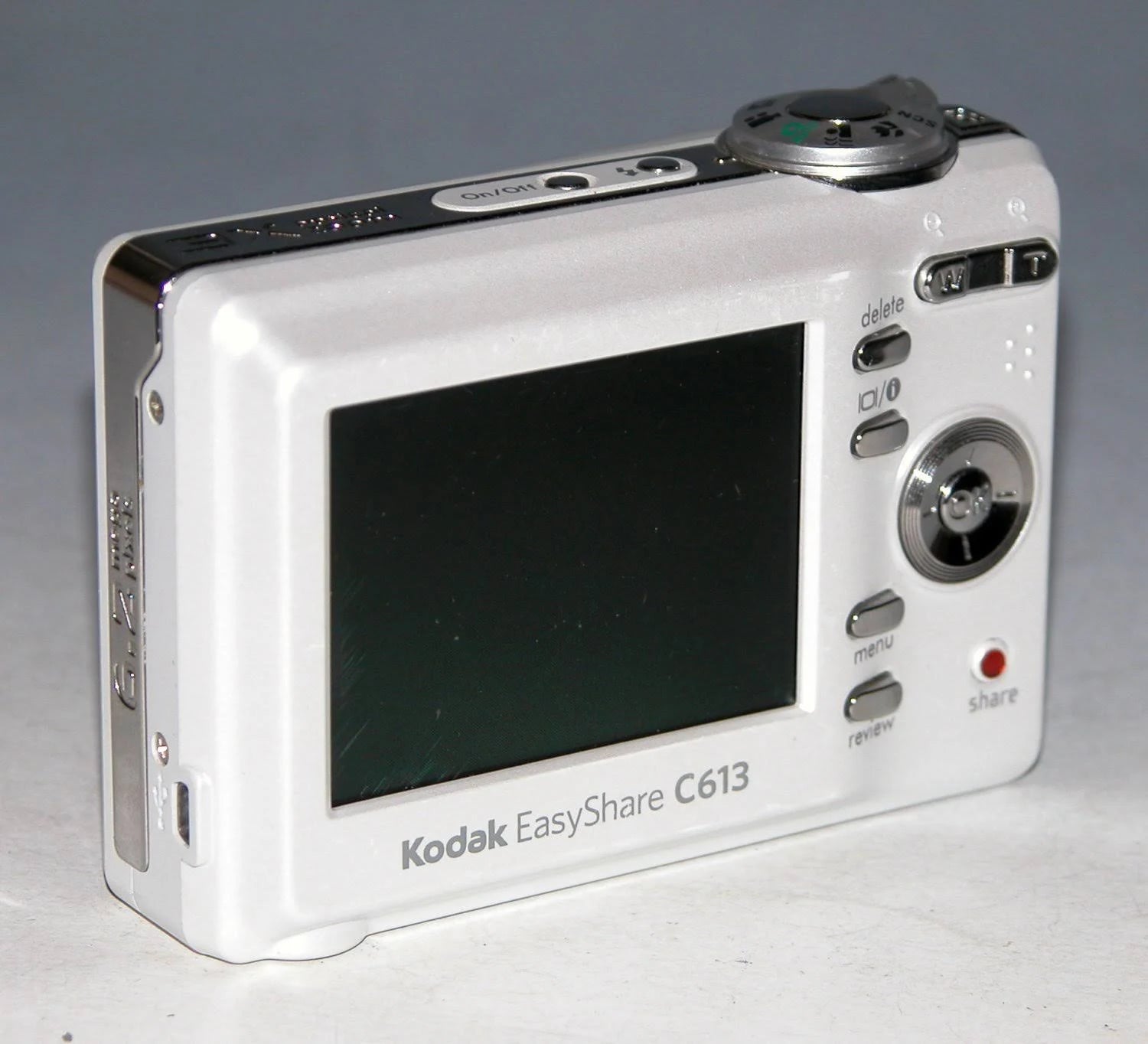 9.2 MP Compact Digital Camera E778