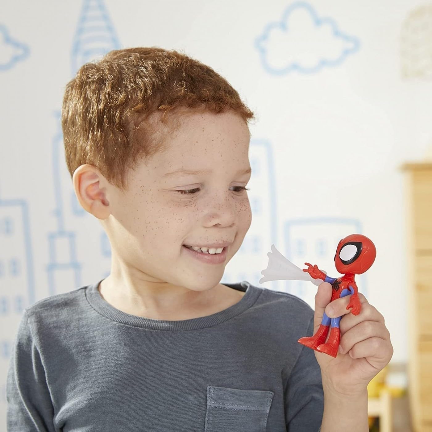 Spidey Hero Figure, 4-Inch Scale Action Figure with Accessory for Kids Ages 3 and Up L631758