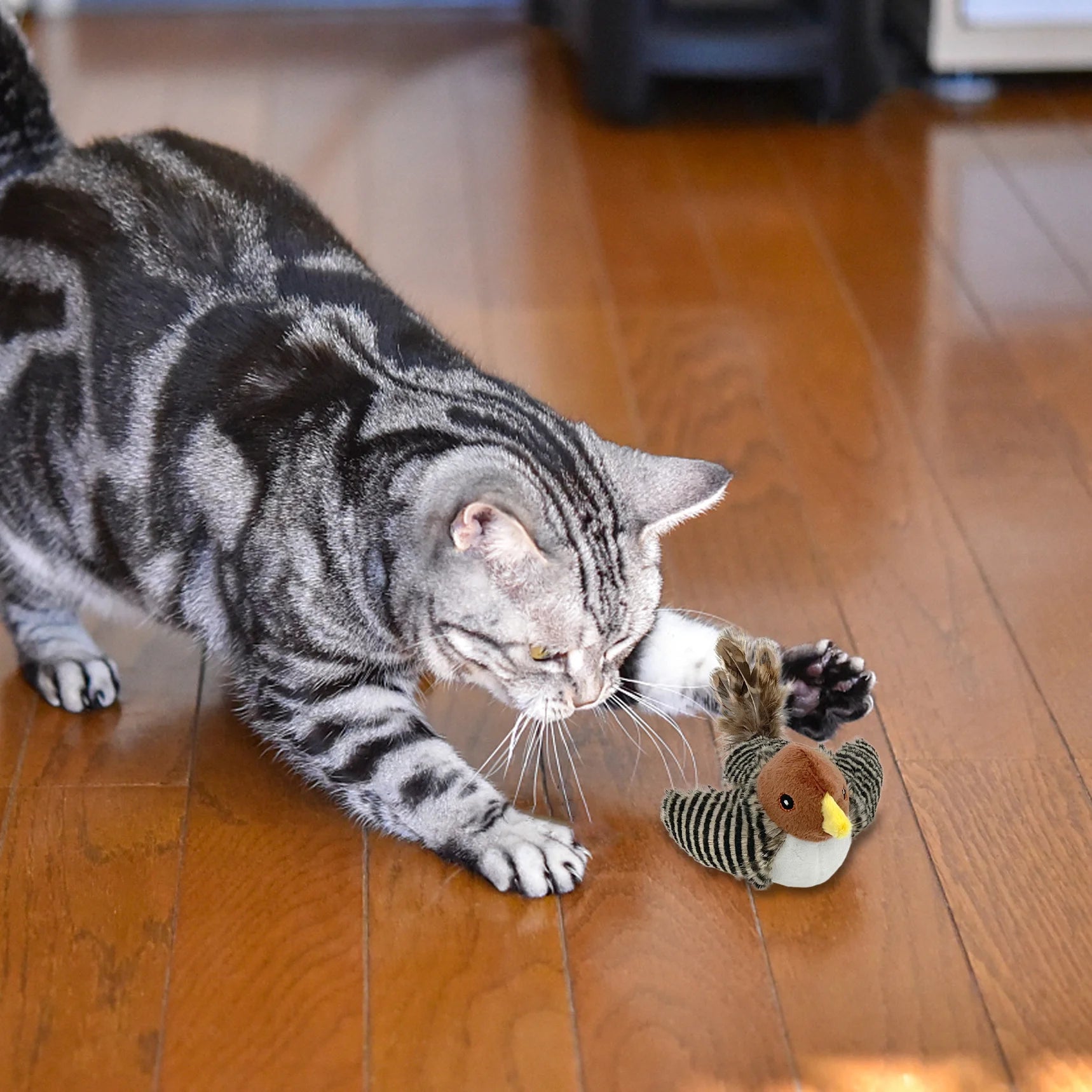 Interactive Electronic Cat Toy with Chirping Bird Sounds and Feather Tail Q3290