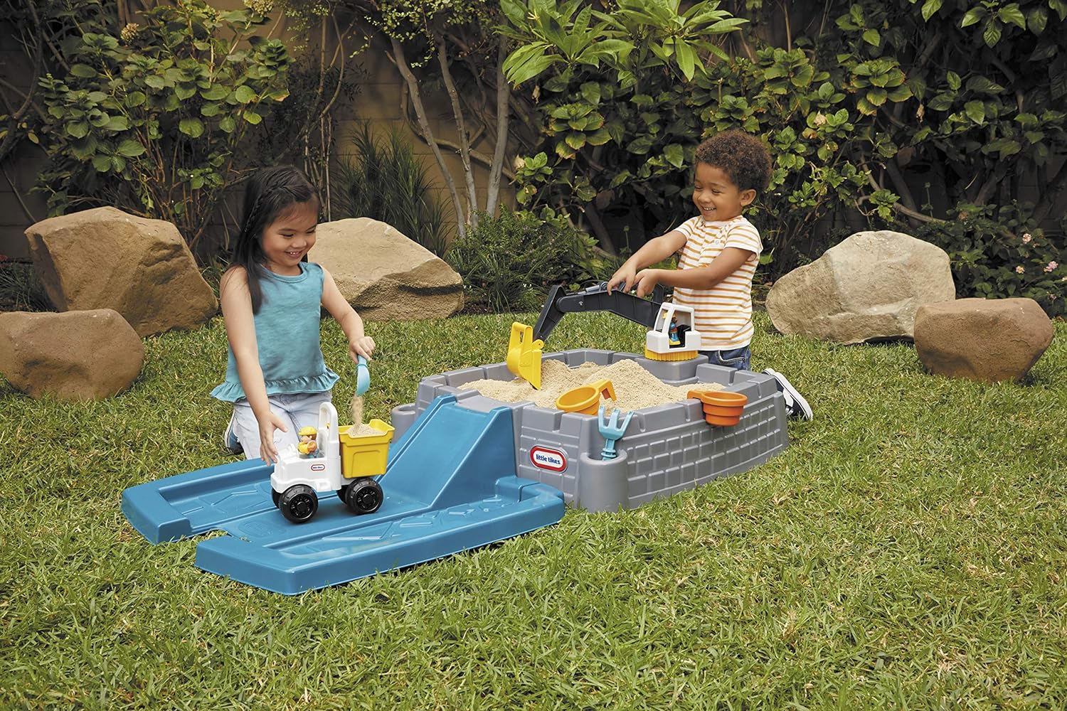 Excavator Sandbox for Kids with Lid and Play Sand Accessories J269