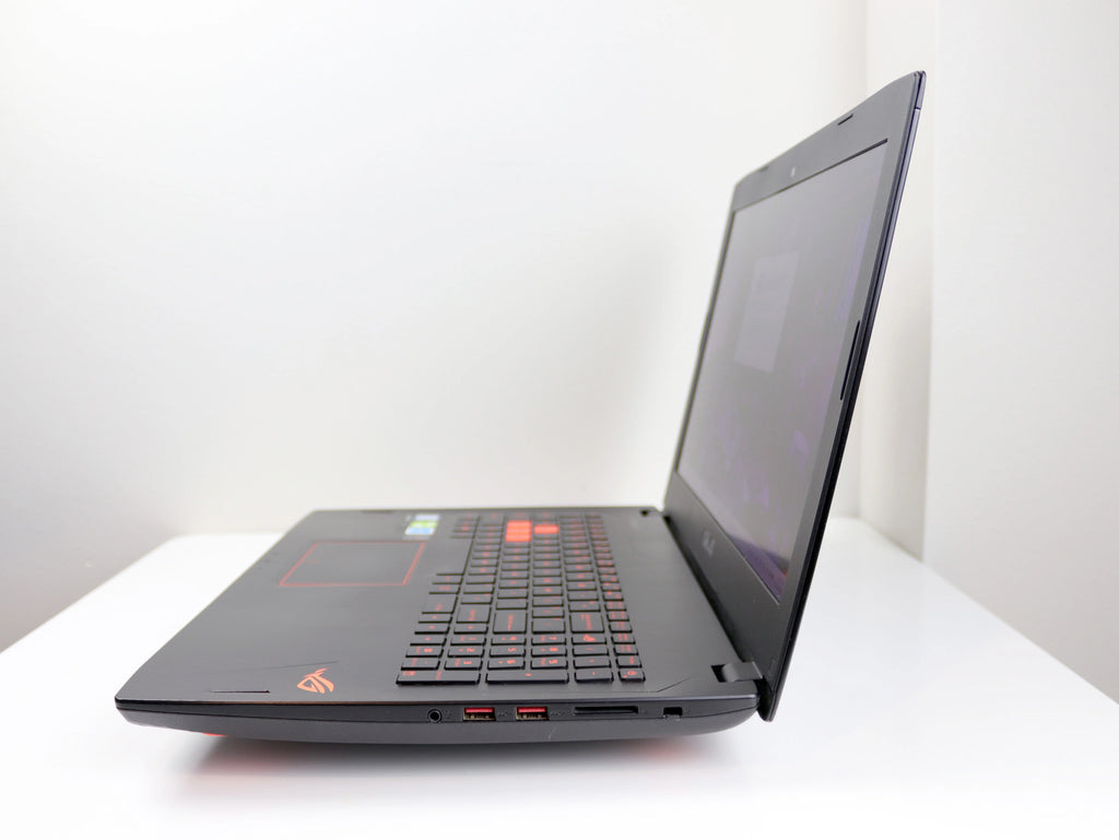 Pre-Owned 15.6" Gaming Laptop i7-6700HQ 16GB 1TB SSD GTX 1070 V680854