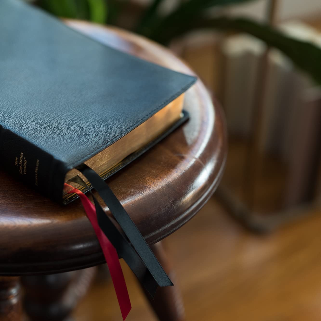 Reference Bible, Center-Column, Premium Goatskin Leather, Black, Red Letter Q11760