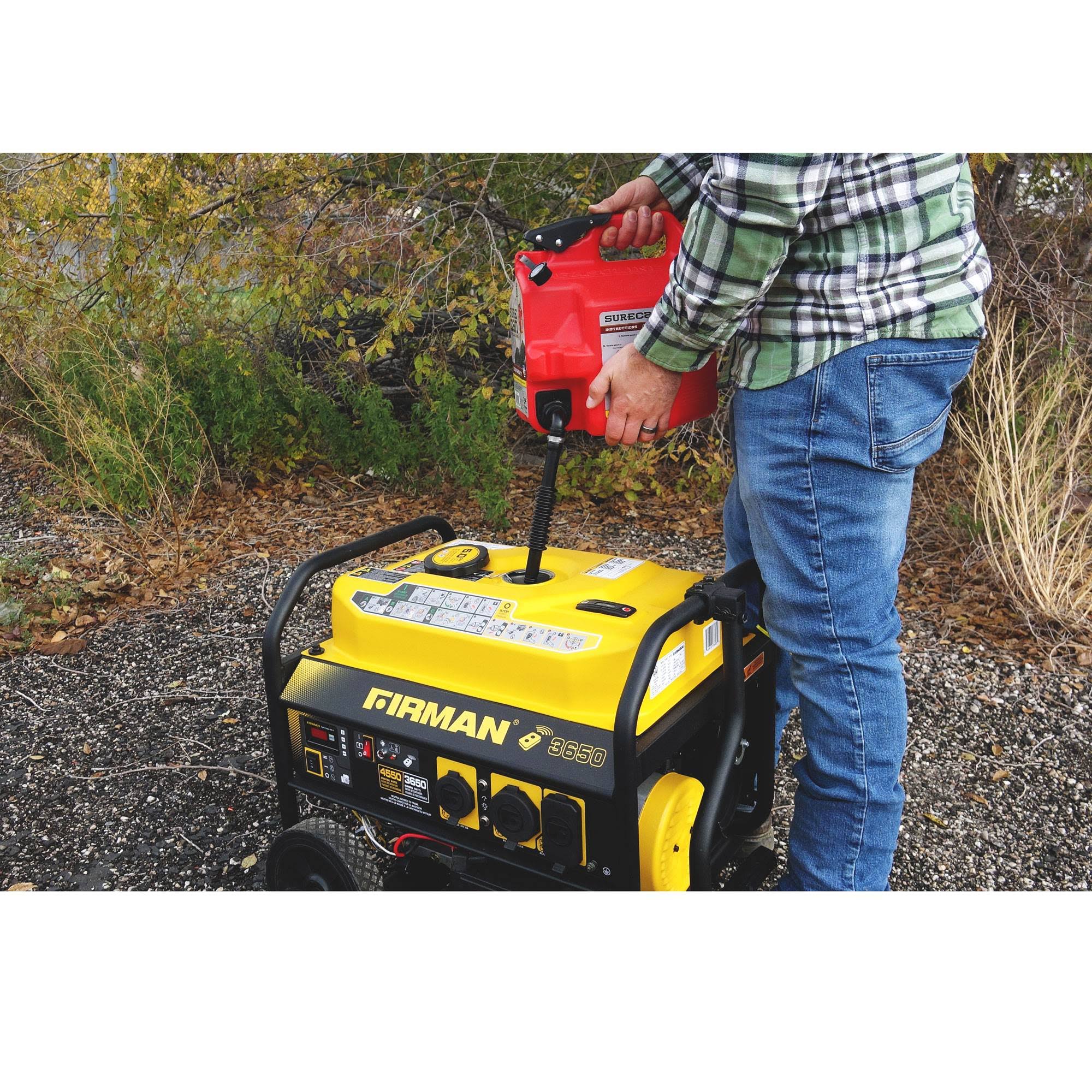 Self Venting Easy Pour 2.2 Gallon Flow Control Gas Container (2 Pack) K30301