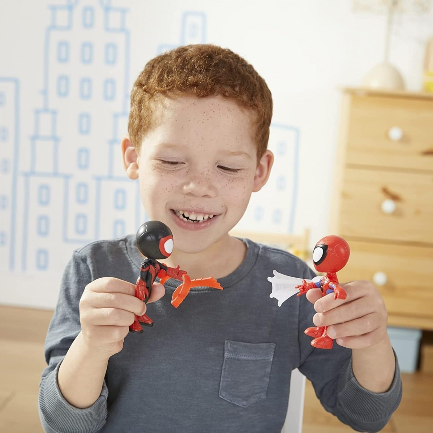 Spidey Hero Figure, 4-Inch Scale Action Figure with Accessory for Kids Ages 3 and Up L631758