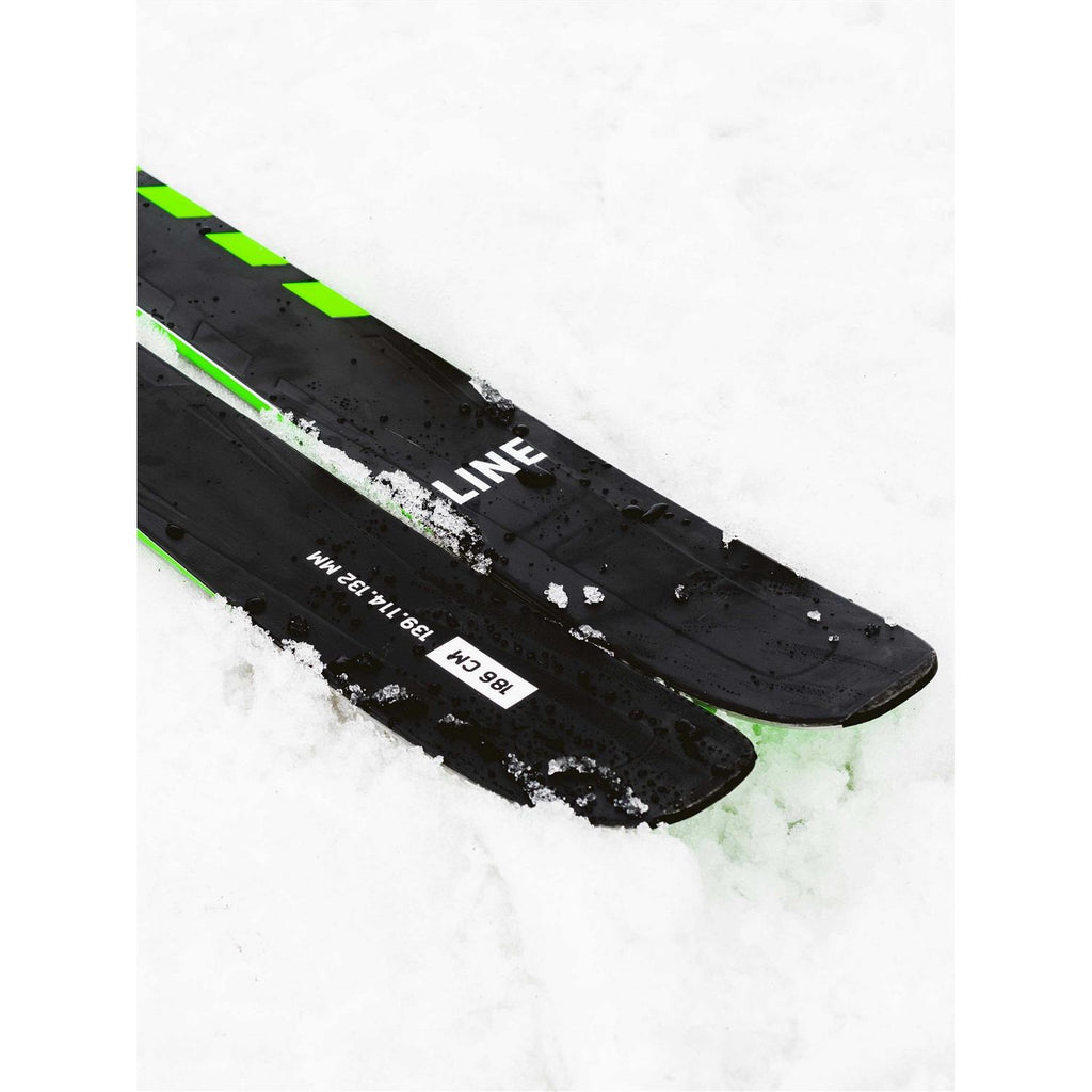 Skis 104 U84299