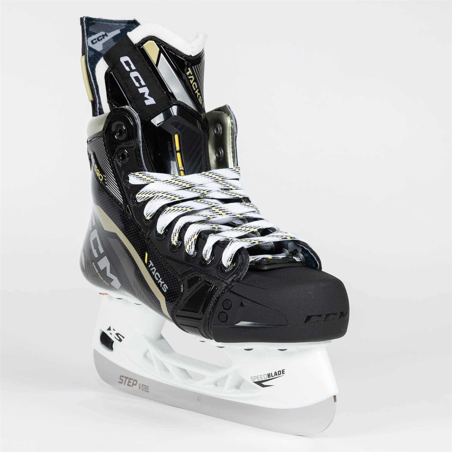 Ice Hockey Skates H947